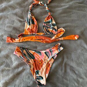 STONE FOX SWIM Zola Bikini Bottom (L) & Rico Bikini Top (L)